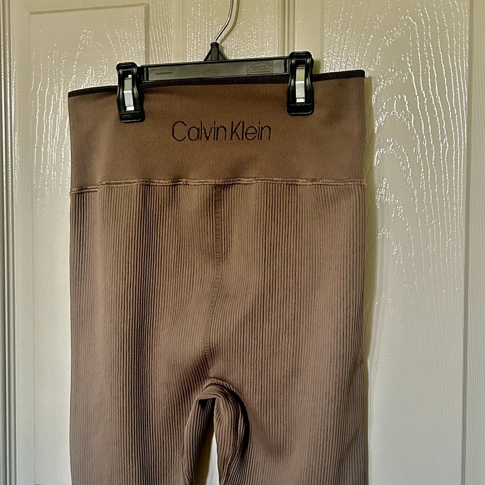 Calvin Klein Ribbed Leggings - Picture 9 of 10